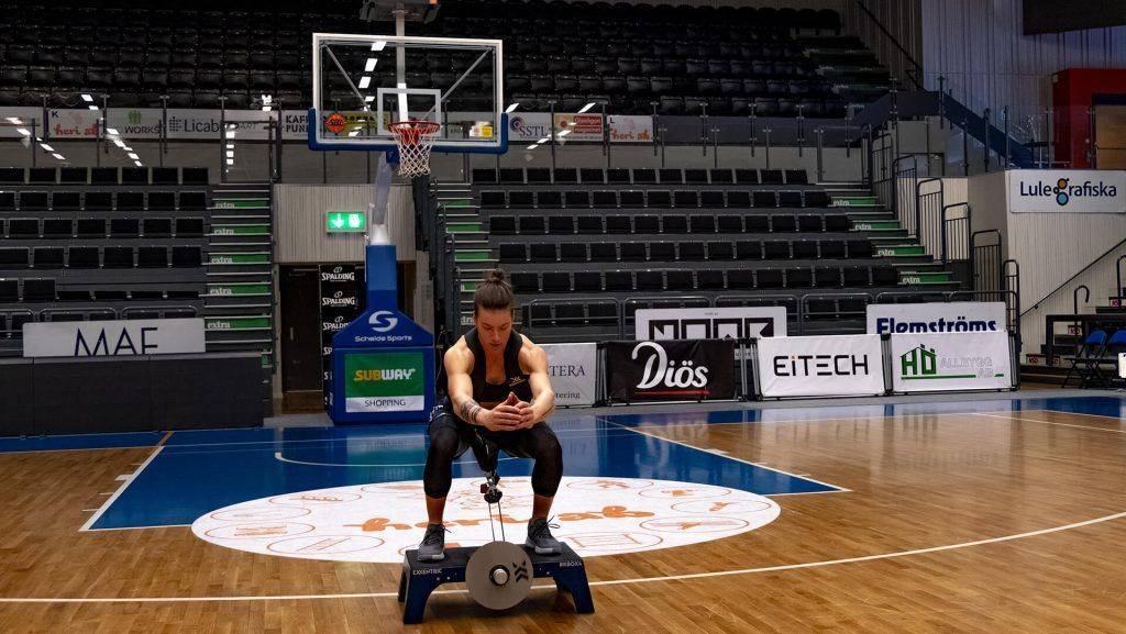 harness squat by maggie lucas