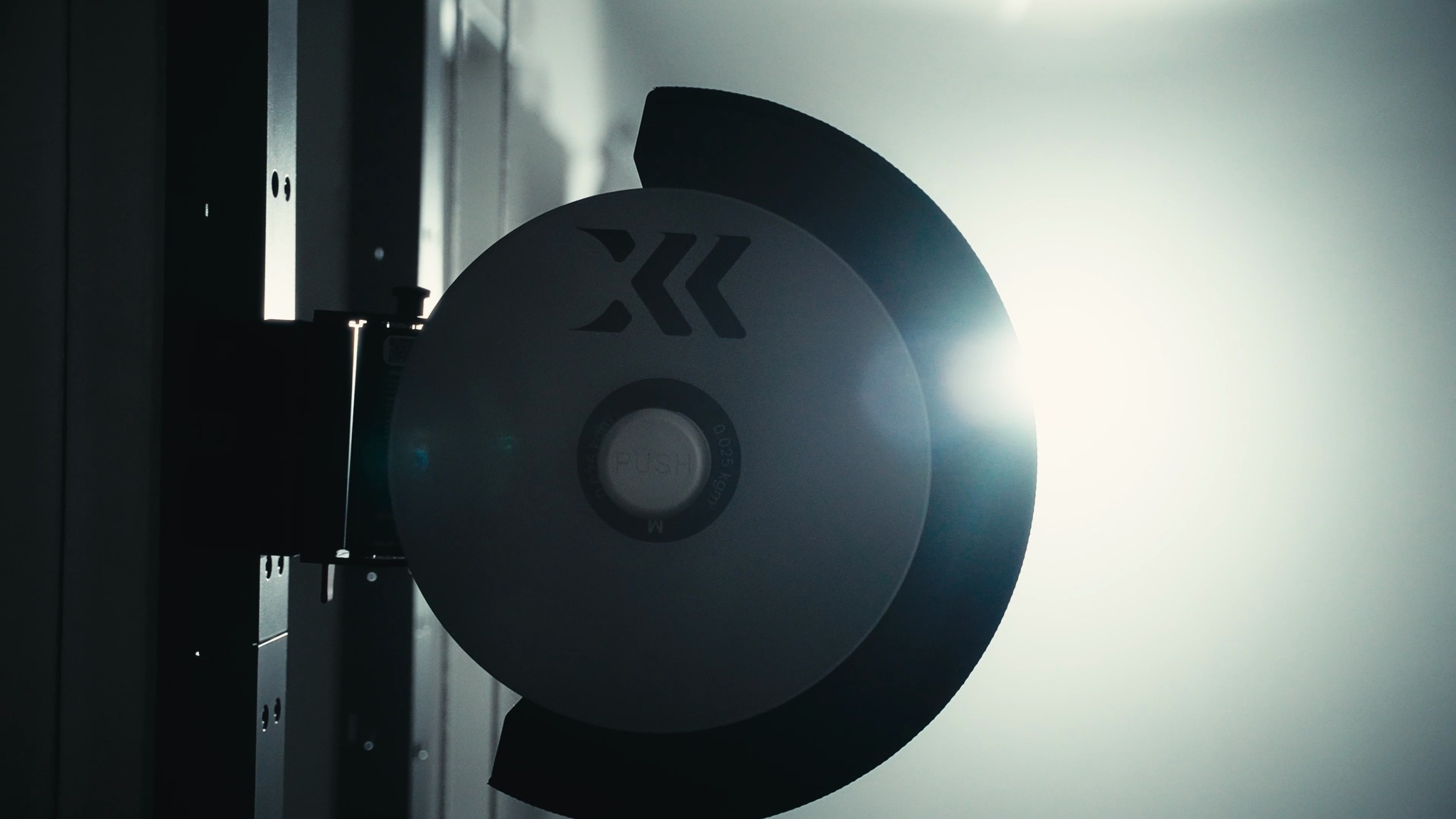 kPulley Go with Beam and M flywheel in dark room with background lighting